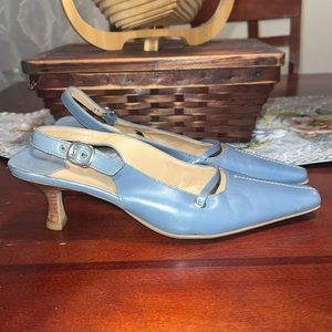 Like NEW vintage low heels from Nine West blue color
